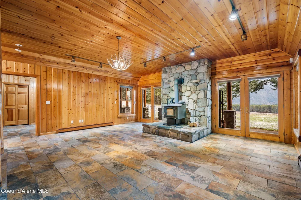 58250 Hwy 200 Clark Fork, ID 83811