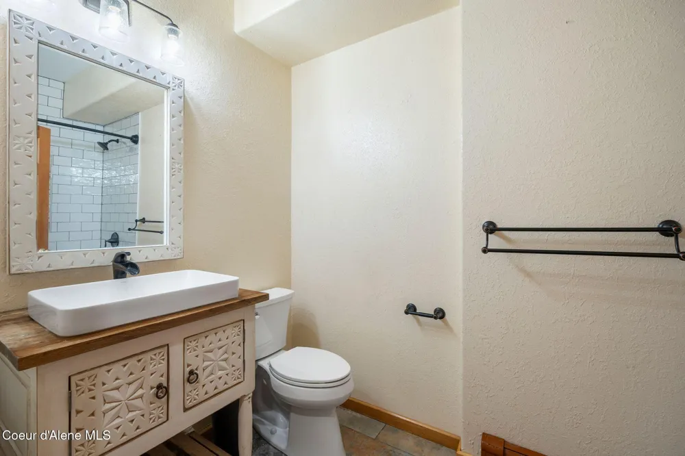 58250 Hwy 200 Clark Fork, ID 83811