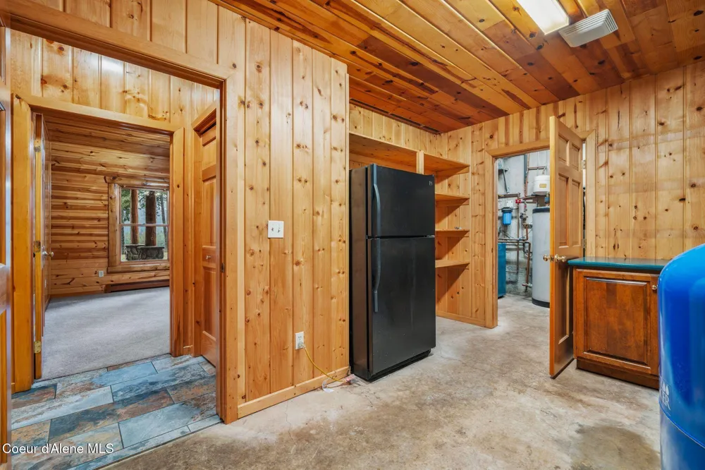 58250 Hwy 200 Clark Fork, ID 83811