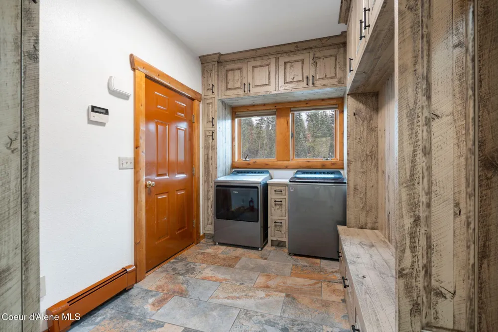 58250 Hwy 200 Clark Fork, ID 83811