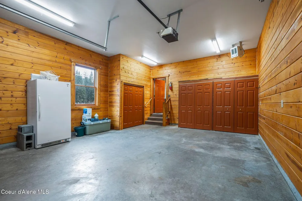 58250 Hwy 200 Clark Fork, ID 83811