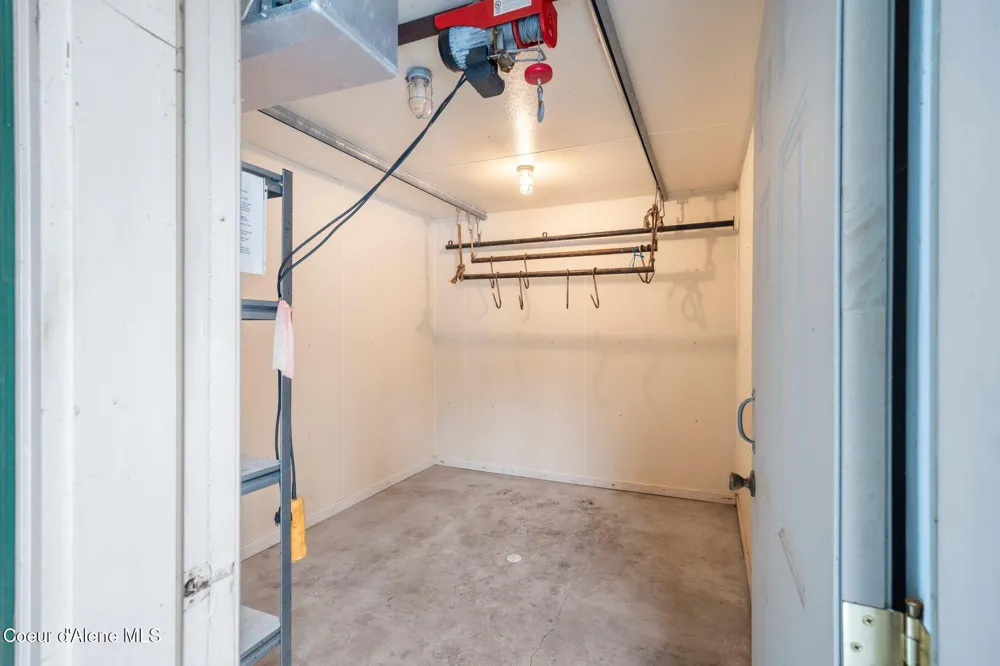 58250 Hwy 200 Clark Fork, ID 83811