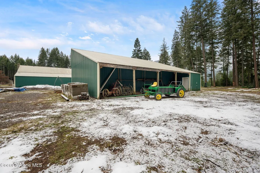 58250 Hwy 200 Clark Fork, ID 83811