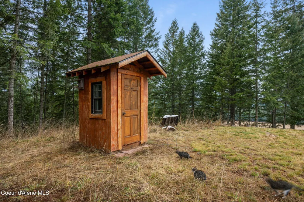 58250 Hwy 200 Clark Fork, ID 83811