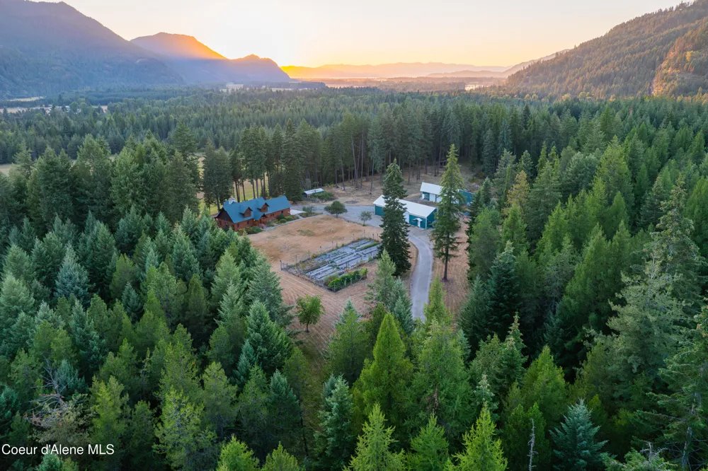 58250 Hwy 200 Clark Fork, ID 83811