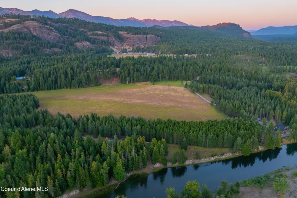 58250 Hwy 200 Clark Fork, ID 83811