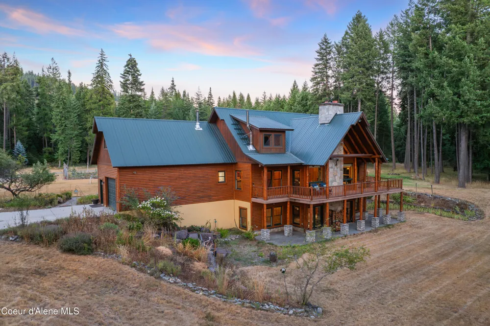 58250 Hwy 200 Clark Fork, ID 83811