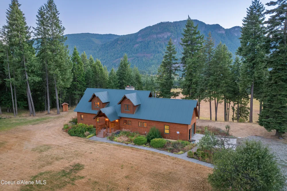58250 Hwy 200 Clark Fork, ID 83811