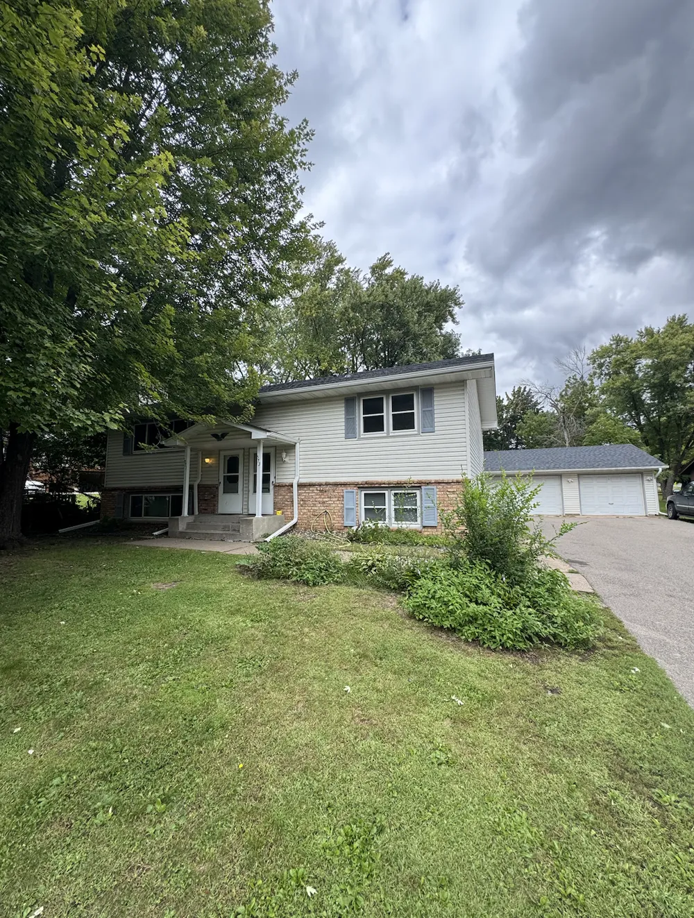 571 County Road B E Maplewood, MN 55117