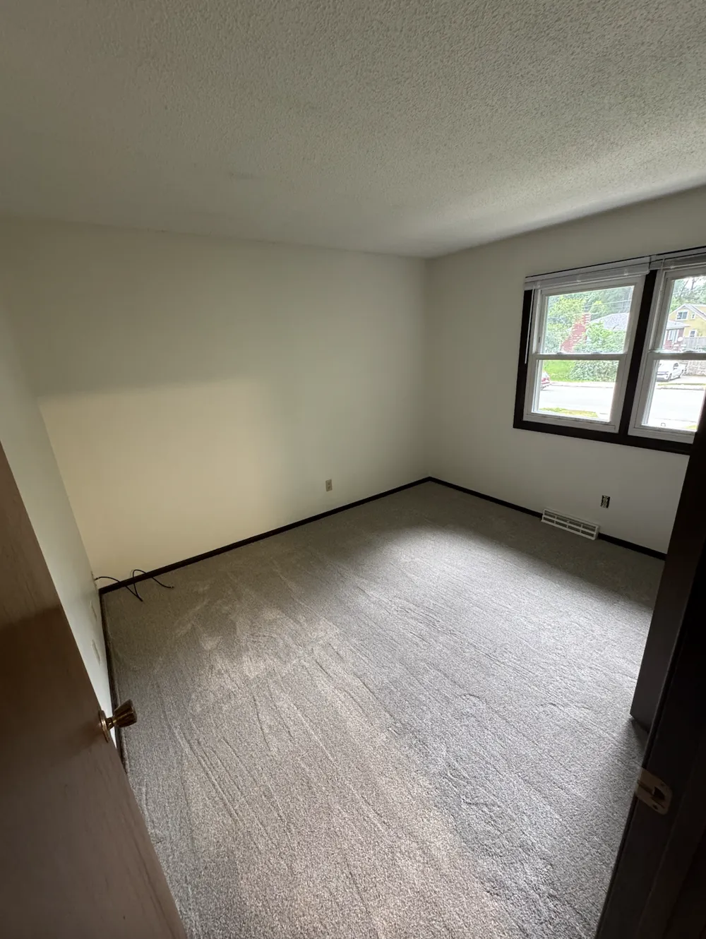 571 County Road B E Maplewood, MN 55117
