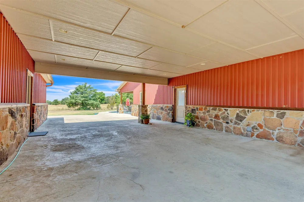 337 County Road 3535 Saltillo, TX 75478