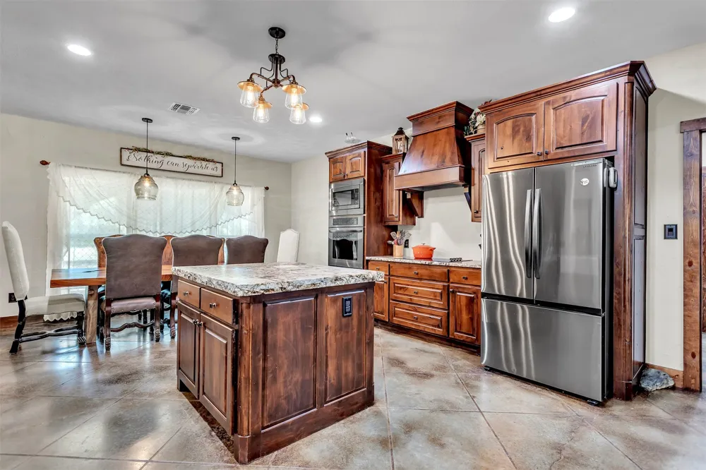337 County Road 3535 Saltillo, TX 75478