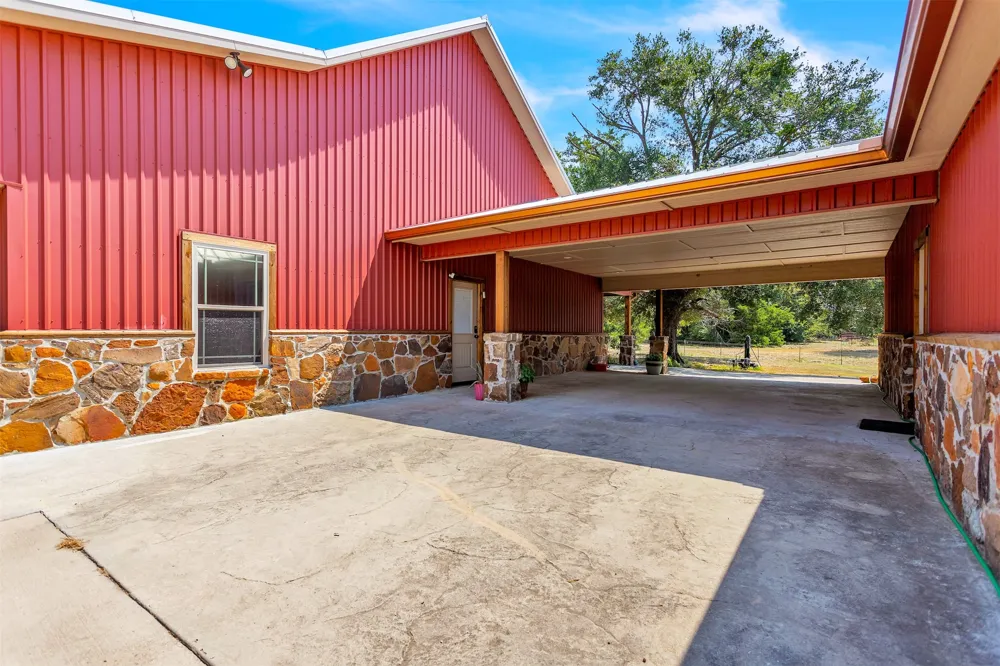 337 County Road 3535 Saltillo, TX 75478