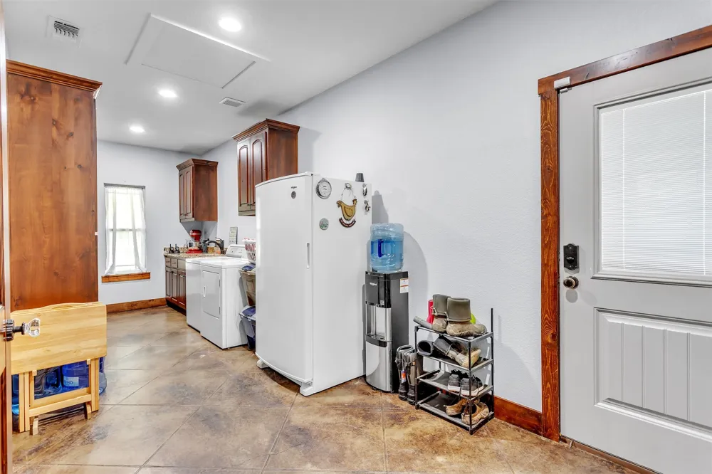 337 County Road 3535 Saltillo, TX 75478