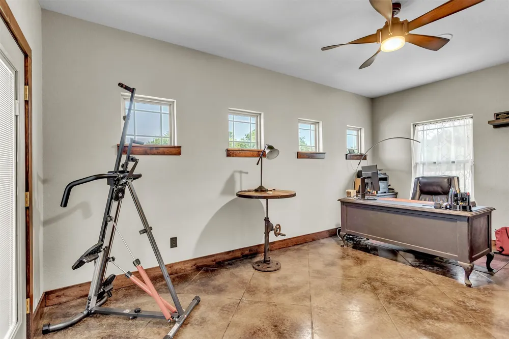 337 County Road 3535 Saltillo, TX 75478