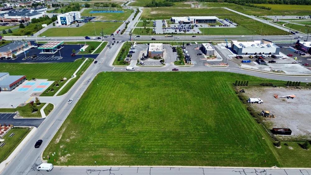 10935-11005 Delaware Parkway Crown Point, IN 46307