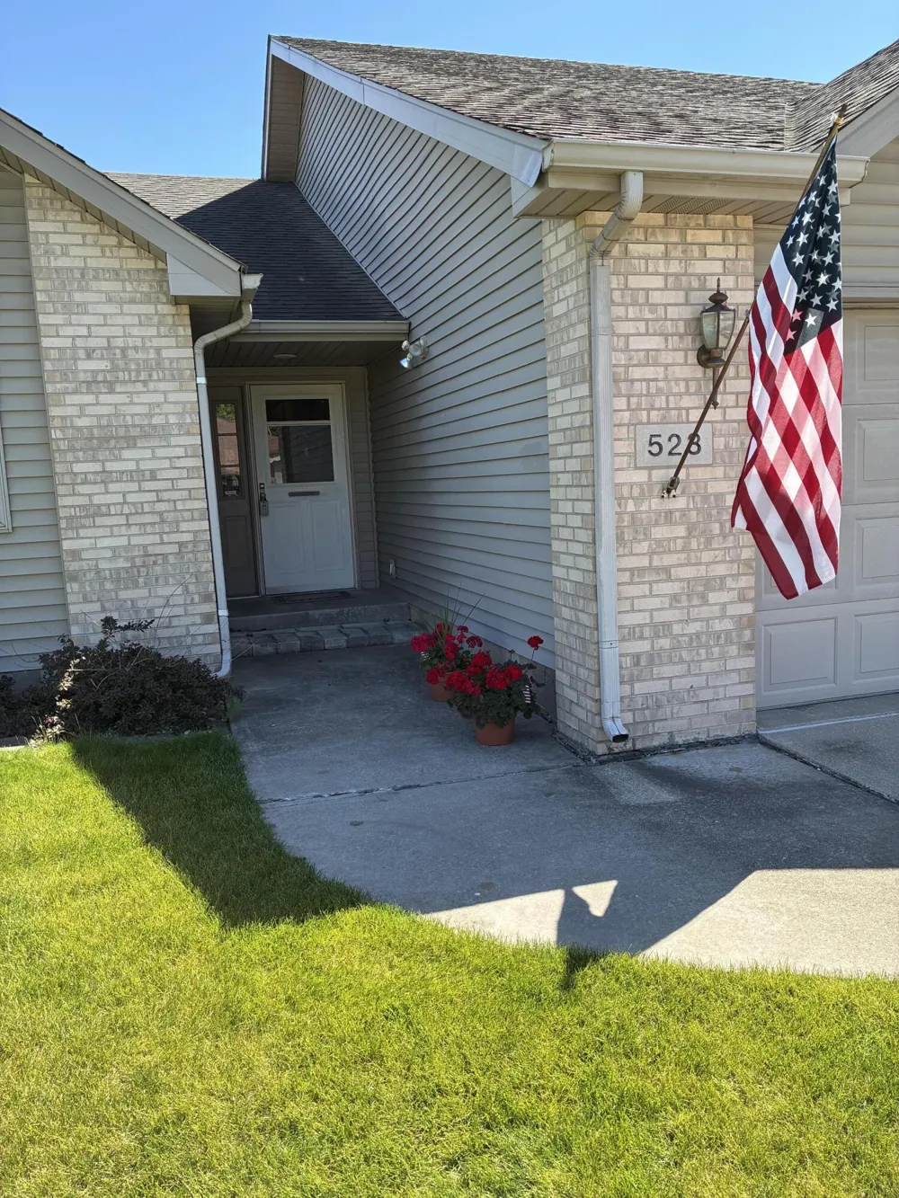 523 Hidden Oak Drive Hobart, IN 46342