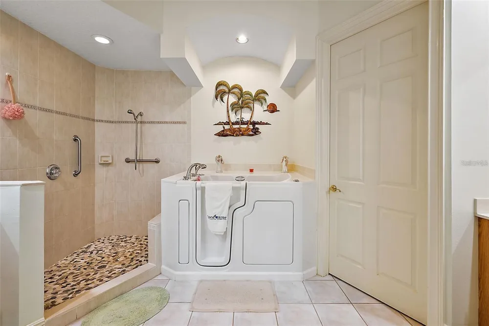802 CAMINO REAL BOULEVARD #802 Howey In The Hills, FL 34737