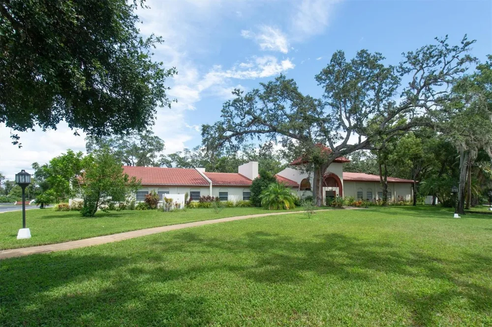 2612 PEARCE DRIVE #310 Clearwater, FL 33764