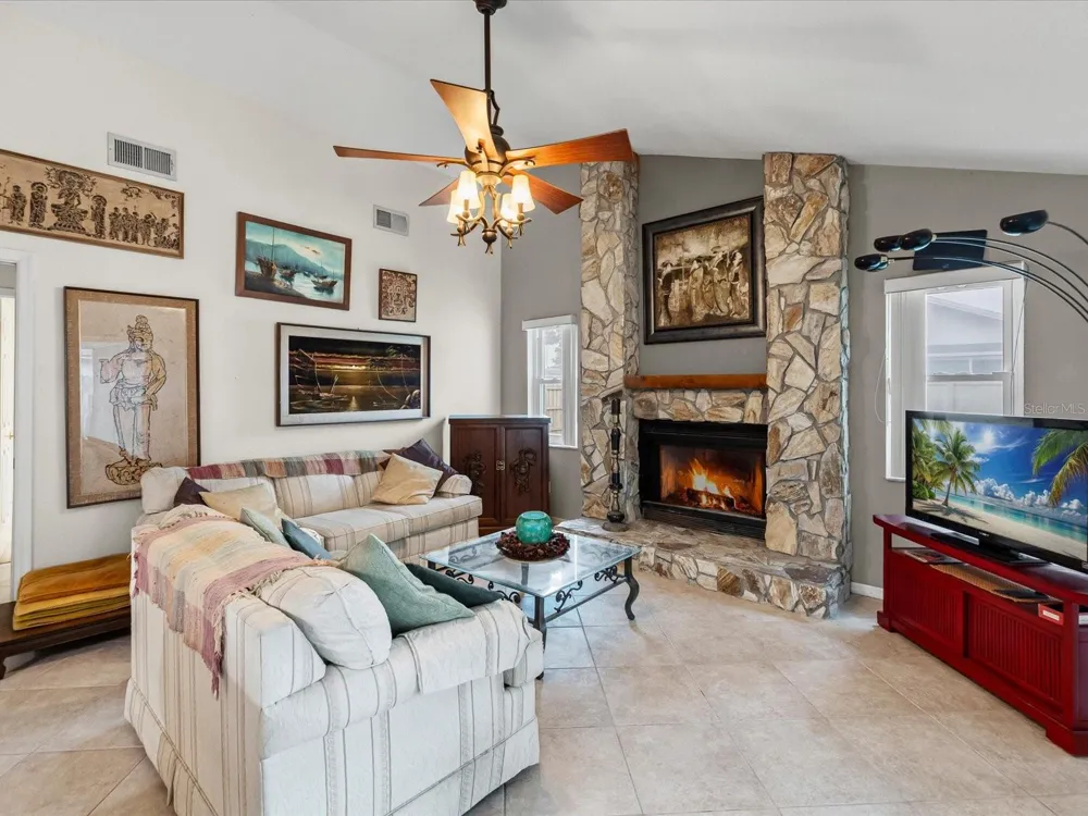 12595 93RD WAY Largo, FL 33773