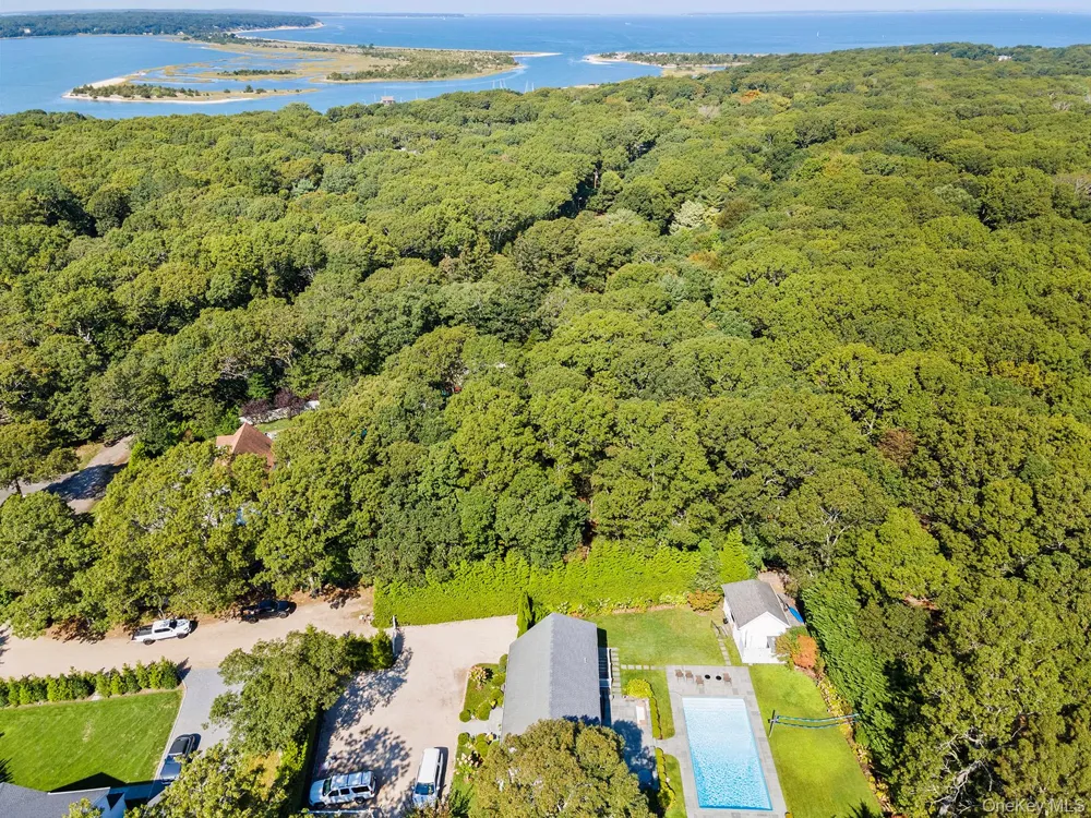 4 Calvin Street East Hampton, NY 11937