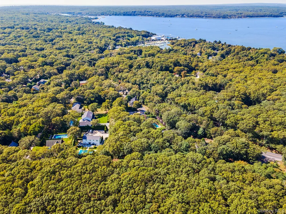4 Calvin Street East Hampton, NY 11937