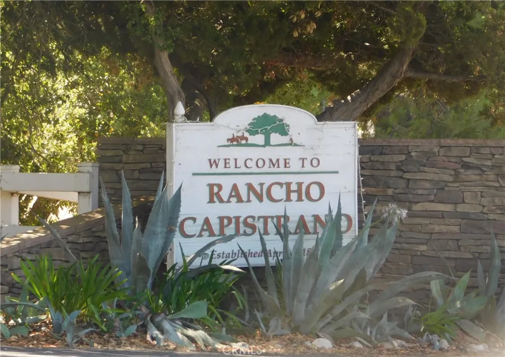2 S. Main Divide Lake Elsinore, CA 92530