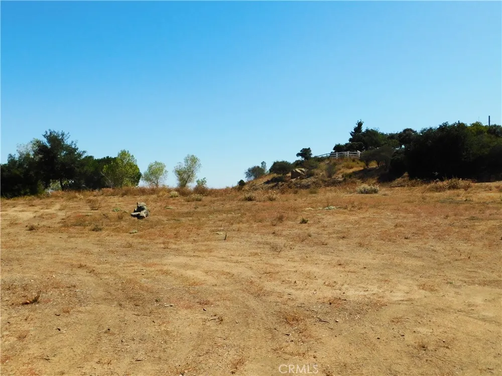 2 S. Main Divide Lake Elsinore, CA 92530
