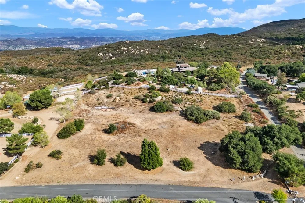 2 S. Main Divide Lake Elsinore, CA 92530