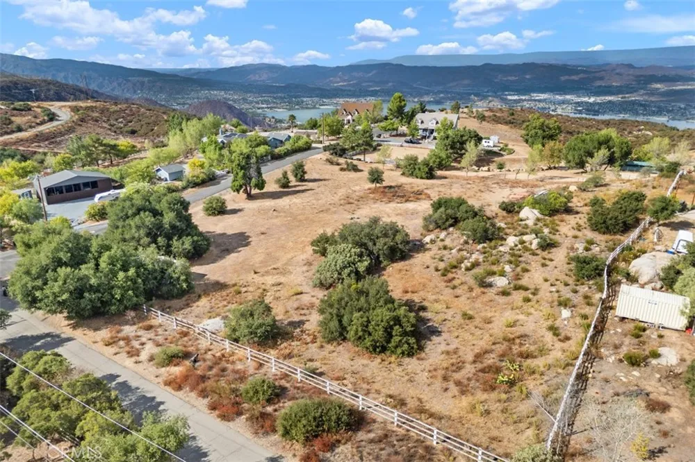 2 S. Main Divide Lake Elsinore, CA 92530
