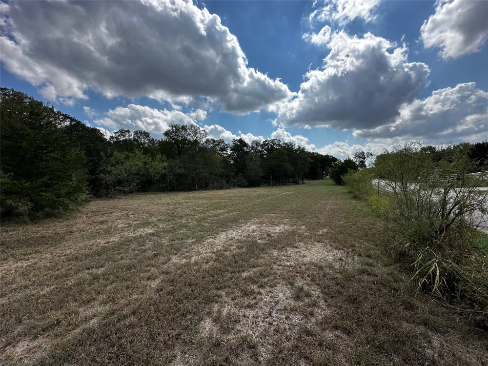 1575 Old Colony Line Road Dale, TX 78616