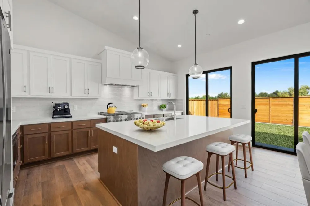 420 Maria Hollister, CA 95023