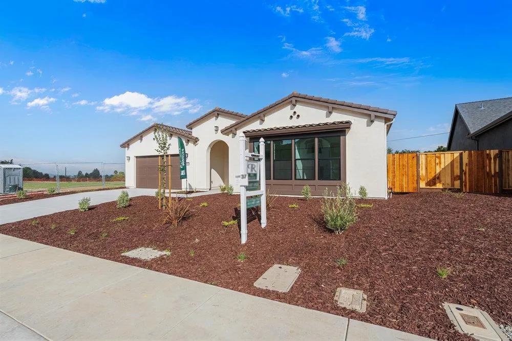420 Maria Hollister, CA 95023