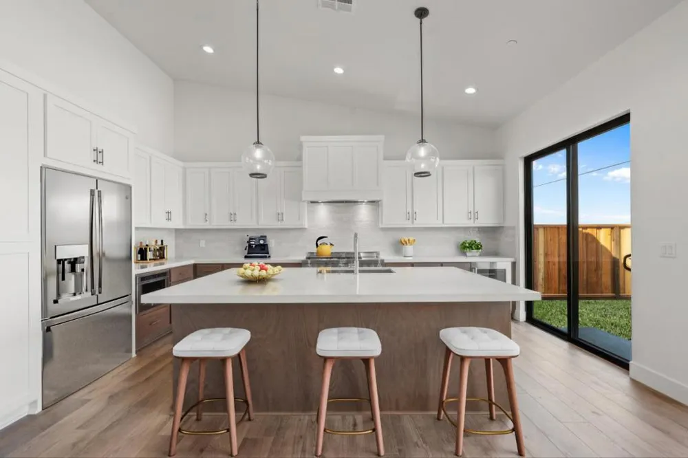 420 Maria Hollister, CA 95023