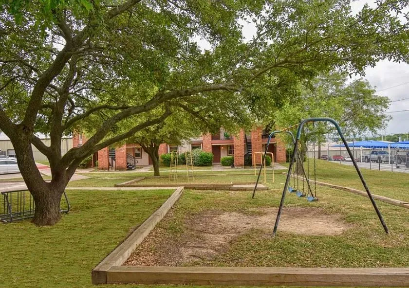 1906 S College Ave Decatur, TX 76234