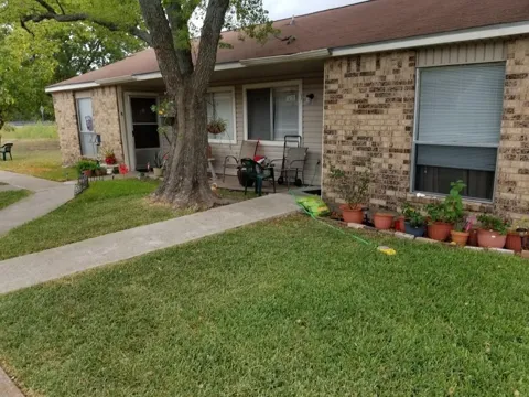 400 W Mesquite St