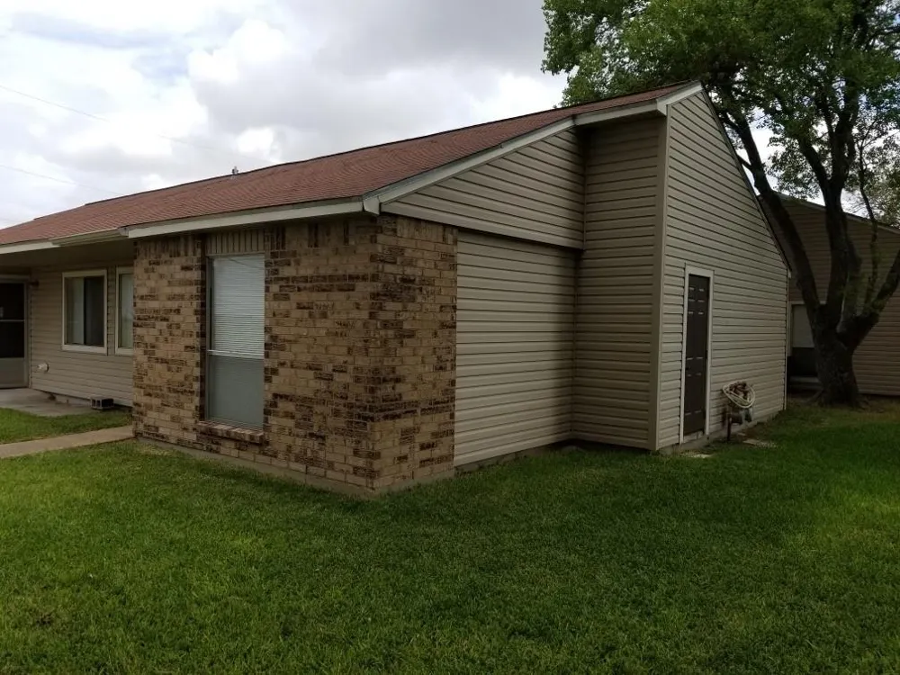 400 W Mesquite St Granger, TX 76530
