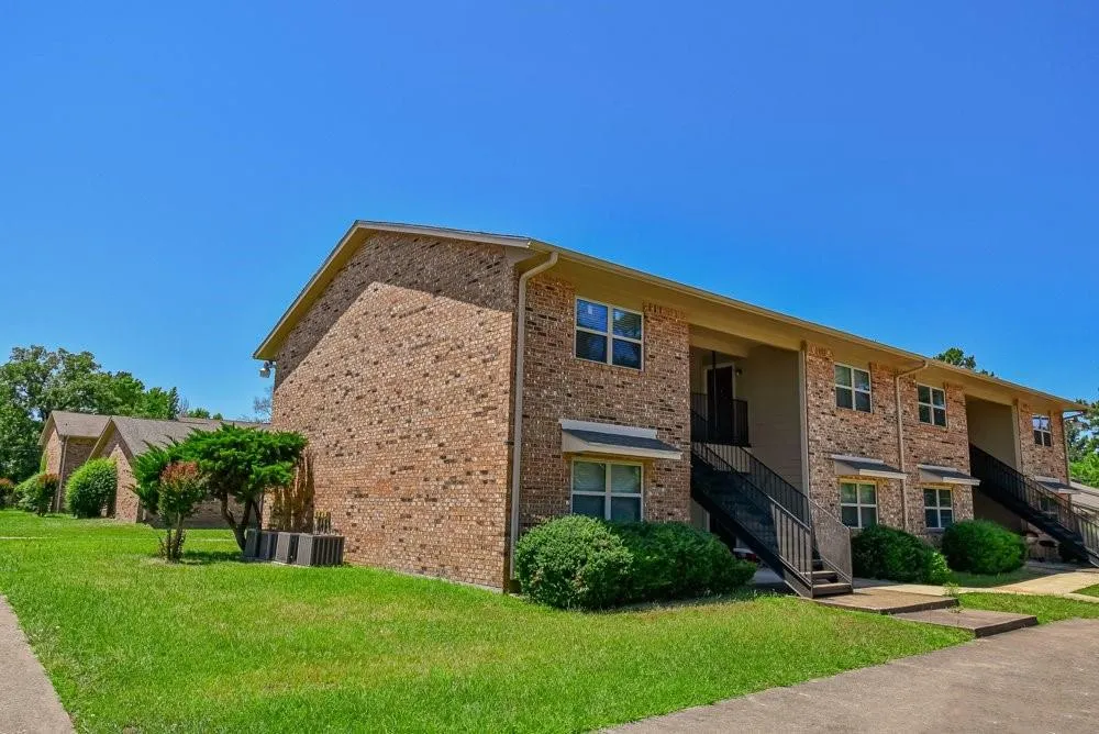 400 Pine Burr Ln Kilgore, TX 75662