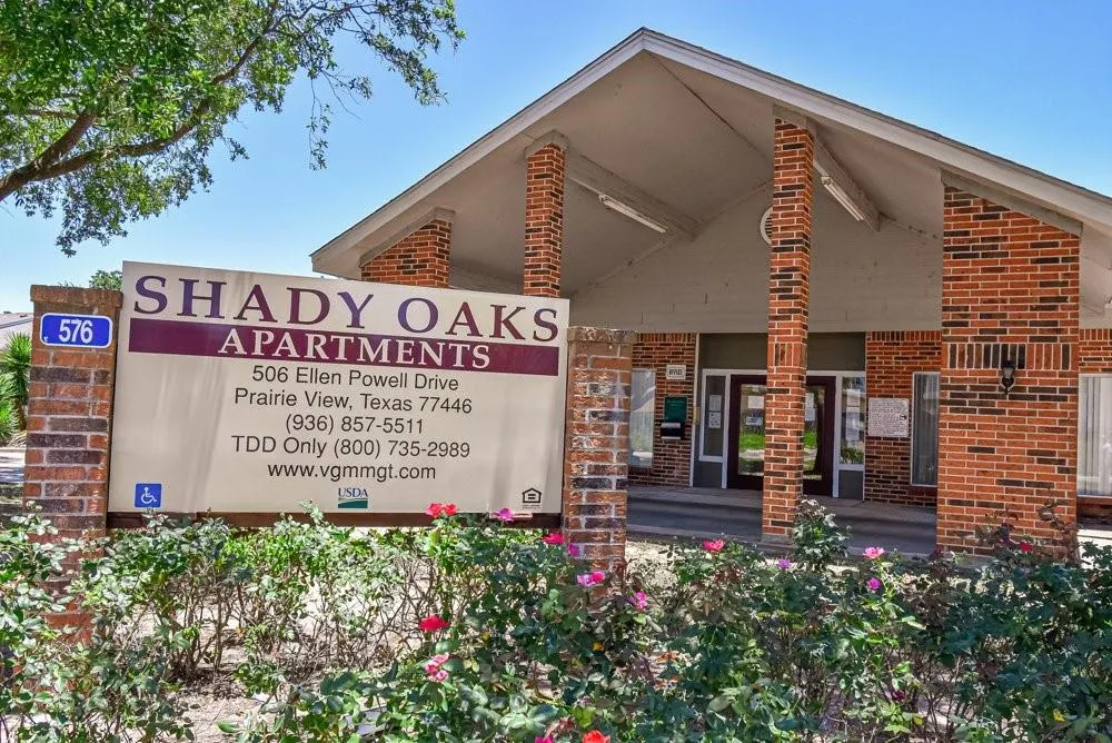 576 Ellen Powell Dr Hempstead, TX 77445