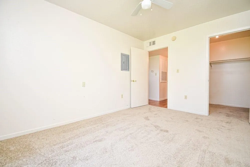576 Ellen Powell Dr Hempstead, TX 77445
