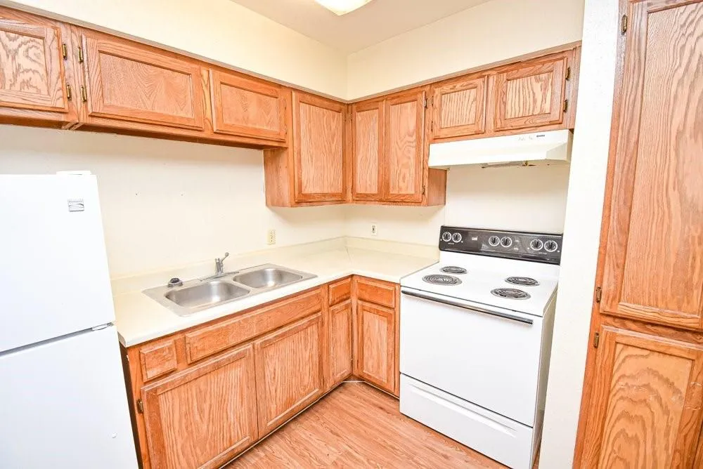 576 Ellen Powell Dr Hempstead, TX 77445