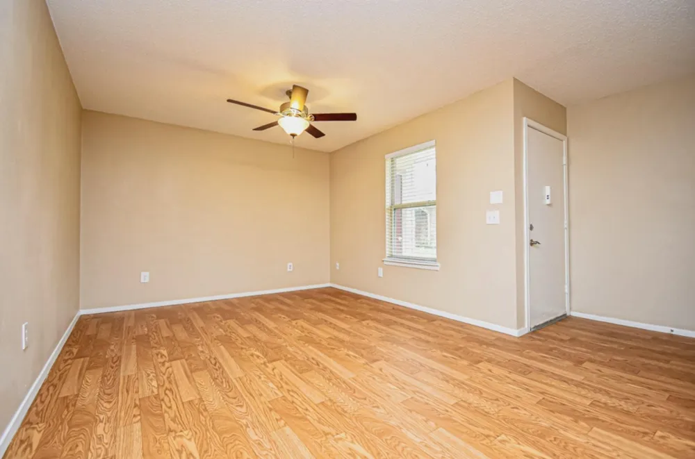 427 Martin St Chandler, TX 75758