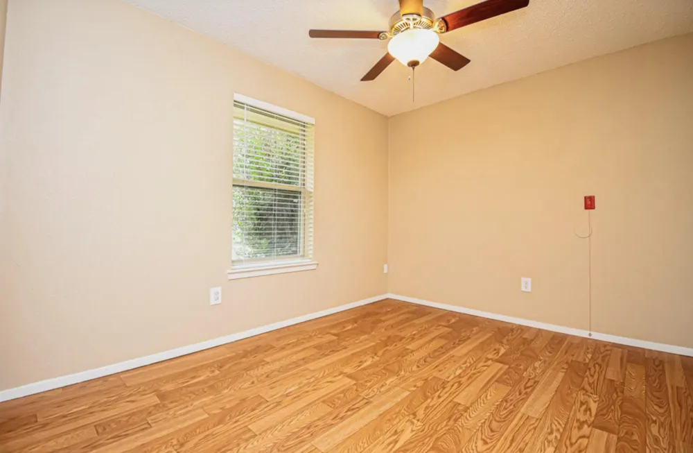 427 Martin St Chandler, TX 75758