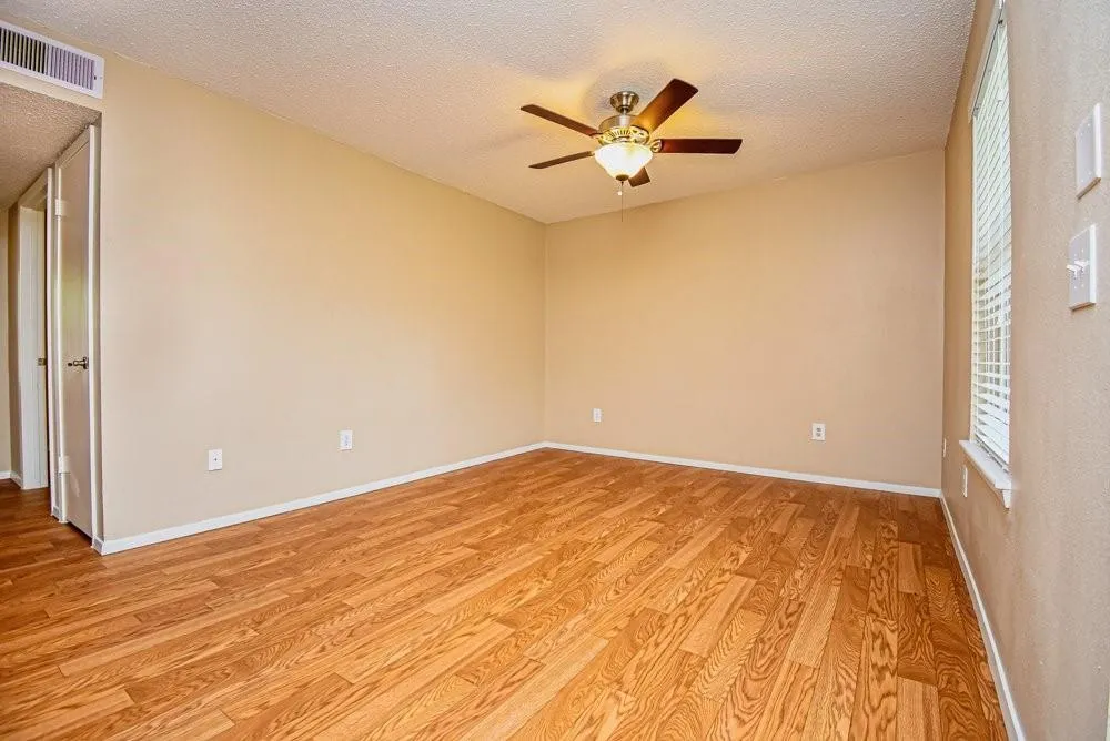 427 Martin St Chandler, TX 75758