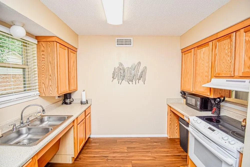 427 Martin St Chandler, TX 75758