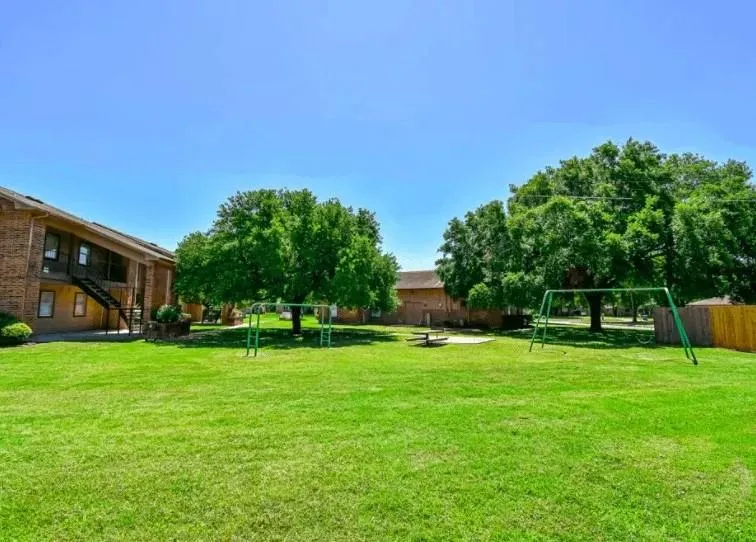 1845 5th St Hempstead, TX 77445