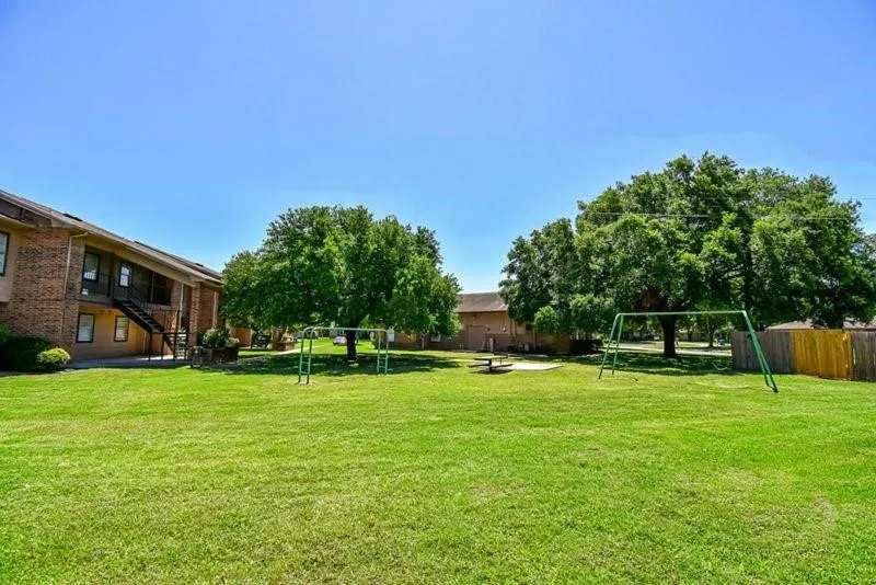 1845 5th St Hempstead, TX 77445