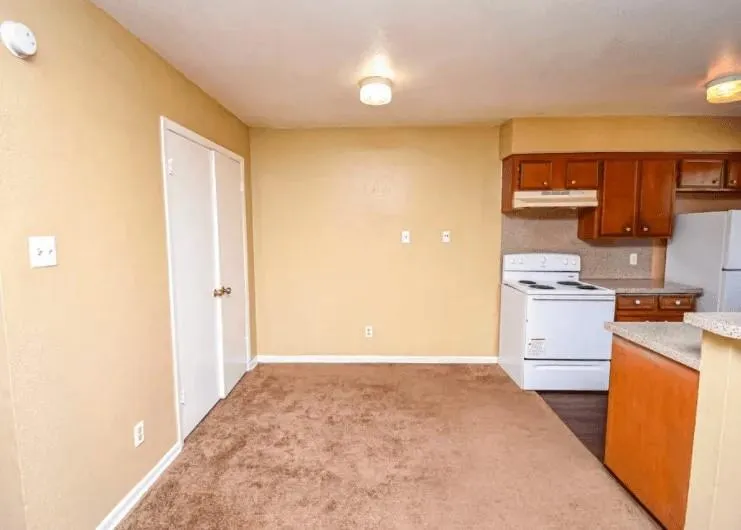 1845 5th St Hempstead, TX 77445