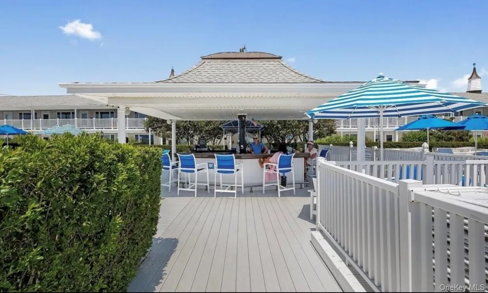 231 Dune Road #905 Westhampton Beach, NY 11978