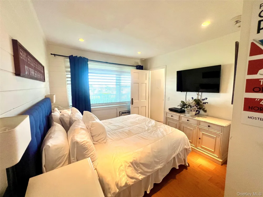231 Dune Road #905 Westhampton Beach, NY 11978
